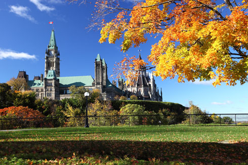 parlement-a-ottawa-en-automne