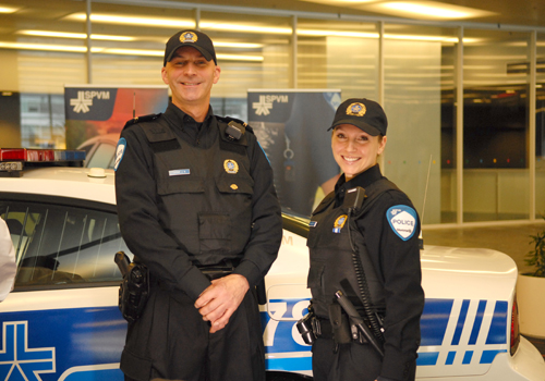 policiers-du-spvm-en-uniforme