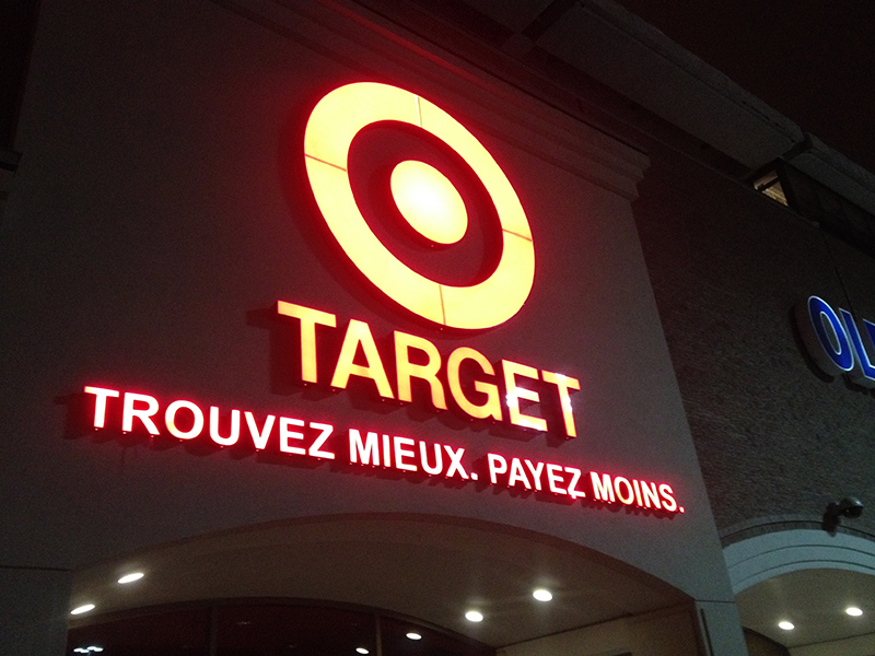 affiche-exterieure-du-magasin-target-de-place-laurier
