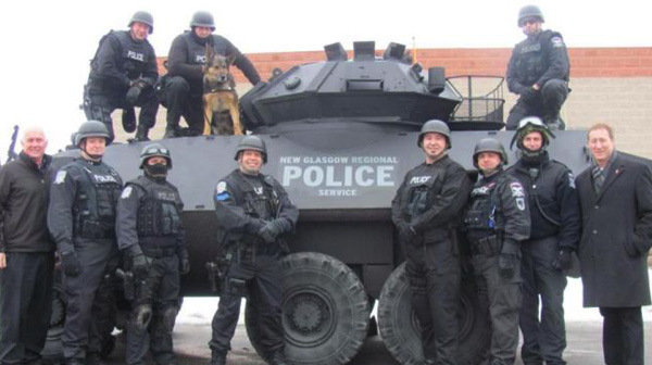 police-militarisee-de-halifax