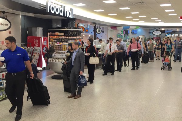 longue-file-pour-la-fouille-tsa-lga