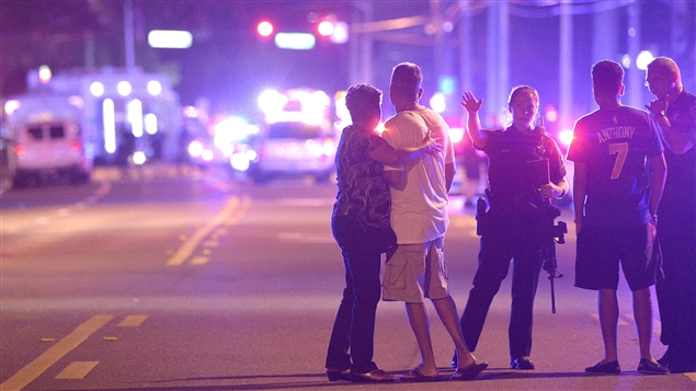 temoins-sous-le-choc-de-la-fusillade-a-orlando