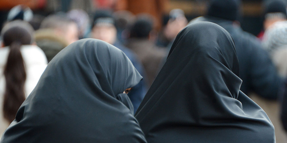 Le voile islamique en tant que prison portative
